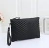 핸드백 여성 Luxurys 디자이너 가방 2021 3 색 캐주얼 여행 대용량 클러치 봉투 PU 소재 패션 지갑 8822 #30*21*0.5cm