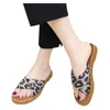 Pantoufles en plein air sandales décontracté été plat anti-dérapant tongs mode léopard plage chaussures femme croix-sangle diapositives 2021 MG3
