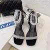Sandálias 2021 Sapatos de salto claro Clevó caça terno feminino bege fivela alpargelina plataforma Med Block Black Fashion Girls Plástico