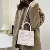 Sac de messager avancé Lingge femmes 2021 nouvelle Texture une épaule sac à main Ins Net rouge Style étranger sac fourre-tout