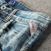 Summer Street Style Moda uomo Jeans Retro toppe ricamate azzurre Pantaloncini di jeans strappati firmati Hip Hop Short 05M8