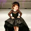 Czarny Piękny Kwiat Girls Sukienki na Wesela Księżniczka Klejnoty Długie Rękawy Koronkowe Aplikacje Big Bow Sweep Pociąg Dresy Little Kids Holy Pageant 2021