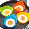 Gereedschap voor het pocheren van eieren - Kooktoestel voor gepocheerde eieren met ringstandaards, siliconen beker voor pocheren in de magnetron of kookplaat, met extra olieborstel, BPA-vrij, 4-pack TX0140