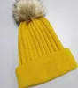 2021 berretti invernali all'ingrosso cappelli donna berretto addensare berretti con pompon in vera pelliccia di procione berretti da ragazza caldi pompon snapback 34