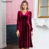 Vintage rękaw puffowy aksamitny sukienka jesień zima długie rękawy szczupły V-Neck Kobiety Dress Elegan A Line Party Midi Sukienki Kobieta 210226