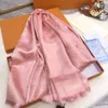 2023 Дизайнер шарфов Silk Scarfs Women Fashion Fashion Gold Theade Pattern Designers Thin Shawls без Box180 -70