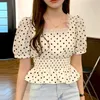Ly Varey Lin verano mujeres dulce encaje cuadrado cuello camisas cortas tops elegante puff manga lunares pliegues delgado femenino 210526