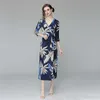 Kadınlar Yaz Tasarımcısı Zarif Çiçek Baskı Uzun Elbise Mavi V Boyun Casual Parti Robe Kadın Vintage Çözgü Elbiseler Vestidos 210525