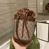 Bucket Bags Мода Женщины Crossbody Сумочка Качество Люкс Топ Дизайнеры Кожаные Тканые Буква Сумка Сцепления Дамы 2021 Плечо Кошельки Сумки Металлическая Печать