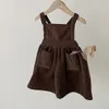 新しい女の子の韓国の固体ベストベビーガールズストラップドレス春のドレス子供の固体コーデュロイノースリーブドレス幼児服Q0716