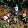 Miniature Jardim Gnome Figurines Engraçado Mini Gnomos Elf Figura Micro Resina Fada Garden Jardim Dwarf Kit para Terrário Bonsai Decoração 210727