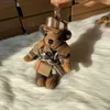 Lyxvarumärken Kawaii Bear Keychain Cartoon Charm Vintage Toy Doll Car Ornament Keyring For Women Bag Tillbehör smycken GiftsJap9893910