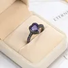 Anneaux de mariage Mode Purple Cubic Zirconia Love Coeur Bijoux Bague Pour Femmes Noir Engagement de Titanium Luxe Bague Femme