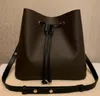 مصممي Luxurys مصممي Neonoe دلو أكياس الكتف زهرة المحافظ لويز النساء حمل العلامة التجارية Vutton حقيبة جلدية حقيقية Viuton Crossbody Bag M44022