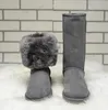 2022 Hot Sell klassisches Design Damen Schneestiefel Short Mini Knee Tall 58155825 Mode Damen Winter- und Warmhaltestiefel Australisches Fell, pelzige, flauschige Stiefeletten 34-45