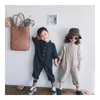 Monos de manga larga de lino de color sólido para niños y niñas de primavera y otoño, monos holgados suaves de estilo coreano para niños 210309