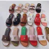 2023 10A Beach slippers Classic Flat heel Summer Lazy Designer Metal Cartoon Big Head flops leather lady Slides women shoes Hotel Bath Ladies sexy Sandals