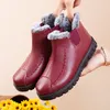 Hiver mère bottes cuir de haute qualité en plein air confortable chaud anti-dérapant massage des pieds fabricants de chaussures en coton ventes directes