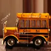 Vintage American School Bus Modello Ornamenti Artigianato in ferro Figurine di auto d'epoca Veicolo Bar in miniatura Decorazioni per la casa Giocattoli per bambini Regali T200617