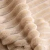 Мягкие пушистые полосатые фланелевые одеяла для кроватей твердые коралловые флисовые плюшевые броски зимнее кровать льняное покрытие раскрытие коросло