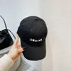 Simple Fashion Ball Caps Designer Retro Style Cap pour Homme Femme Toutes Saisons Bonne Qualité 4 Couleurs