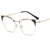 Lunettes de soleil Lunes de blocage de lumière bleu unique pour femmes Prescription Reading Metal Cateye Luxury Designer Eaux-lunettes Fashion Shade2733928