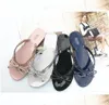 Klassieke vrouwen casual slippers mode buitenste slijtage platte strand schoenen dames luxe sandalen vrouwelijke flip-flops sandaal vrouw slipper tb9032