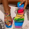 Mode Sexy Romeinse Rhinestone Zomer Iridescent Outdoor Open Toed Flat Bottom Vrouwelijke Slippers Comfortabele Plus Size