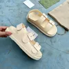 Kvinnor gummi sandal mini dubbel g gel￩ tofflor kvinnor scuffs toffel lyx designer sandaler platt mule justerbar sp￤nne strand flip flops med l￥da nr299