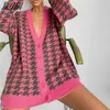 Женщины V шеи вязаные кардиганы свитер розовый гусеничный трикотажный кардиган с длинным рукавом мода осень негабаритный джемпер 210914
