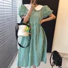 Korejpaaの女性は韓国の夏のファッションのレトロ人形襟のコントラストカラープリーツウエストバブルスリーブチェック柄ロングヴェステド210526