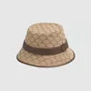 Grossist damer mode breda grim hink hattar designer för män kvinnor bokstav svart fiskare strand sol visir vikning cappello uomo fabrik