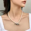 Hängsmycke Halsband Huanzhi 2021 Design Vintage Gold Color Shield Ball Barock Pearl Necklace för Women Party Travel Tillbehör