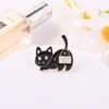 Kiss Me Black Cat Animal Esmalte Broches Pin para Mulheres Moda Vestido Casaco Camisa Demin Metal Broche Engraçado Pins Distintivos Promoção Presente 2021 Novo Design