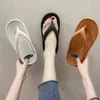 2022 nouvelles chaussures d'été salle de bain pantoufles diapositives chaussures d'intérieur en plein air femmes fond épais plate-forme compensées mer flip-flop sandales Y220214