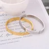 Bangle 20pcs / lot 70 * 8mm 빈티지 클래식 스테인레스 스틸 로마 숫자 뱅글 여성 남성용 소녀 선물 패션 쥬얼리