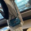 Bolsos de noche, bolso de cuero encerado al aceite, cien moda, moda para mujer, inclinado, cadena de verano 2021, un hombro