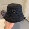kapelusz wiadro z siatki
