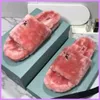 New Fashion Slipper Outdoor Women Snow Slippers Luxury Designer Shoes Woolen Flat Bottom Slides Cute Mens Home Shoes High Quality D2112084F