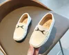 Frühlings Sommer Neues Kinder Boy Girl Kleid atmungsaktives lässige Kinder Jungen Mädchen Mädchen flache Lederschuhe Moccasins Größe 21-30