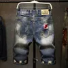 Streetwear Uomo Jeans strappati estivi Moda corta Bermuda maschile vintage Fori Distrutti Pantaloncini di jeans dritti Plus Size 38 40 210806