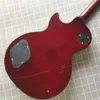 Chitarra elettrica rossa trasparente per hardware in nastro con tastiera in palissandro con ponte fisso.