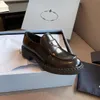2021S 가을 럭셔리 디자이너 캐주얼 신발 여성 로제 신발 초콜릿 브러시로드 가죽 로퍼 플랫 브랜드 스니커 블랙 특허 고무 플랫폼 로우 컷 EU35-41