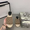 Dam Läder Espadrille Sandal Slide Designer Sandal Högkvalitativt äkta läder Sladd Plattform Dubbel hårdvara Utomhus strandrutschbanor med låda