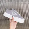 Designer Shoe Women Nylon Shoes Gabardine Canvas Sneakers Wheel Lady Trainers Loafers Platform Solid Höjd Sko med låda Hög 5A Kvalitet 2K88