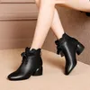 Femmes bottines 2021 automne hiver chaussures Med talons bottes nues nœud chaussures habillées femme bottes vague blanc botas mujer 8318N