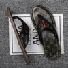 Patrón de cuero de lujo Sandalias de diseñador zapatillas tendencia de verano de los hombres chanclas de moda ropa exterior zapatos de playa baño en casa antideslizante fo