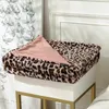 Os mais recentes cobertores de leopardo de tamanho de 160x200cm, cobertor de cochilo de dois lugares é muito quente, há muitos estilos para escolher, suporte para o logotipo personalizado