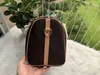 Wholesale new men and women with the same paragraph Boston leather bag leather oxide leather fashion shoulder bag handbag female bag large c