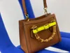 2021 Nyaste bambu lyxdesigner påsar slub hantera kvinnor handväska solid färg läder handväska mini högsta kvalitet kvinna handväskor kompakt knapp liten fyrkantig väska